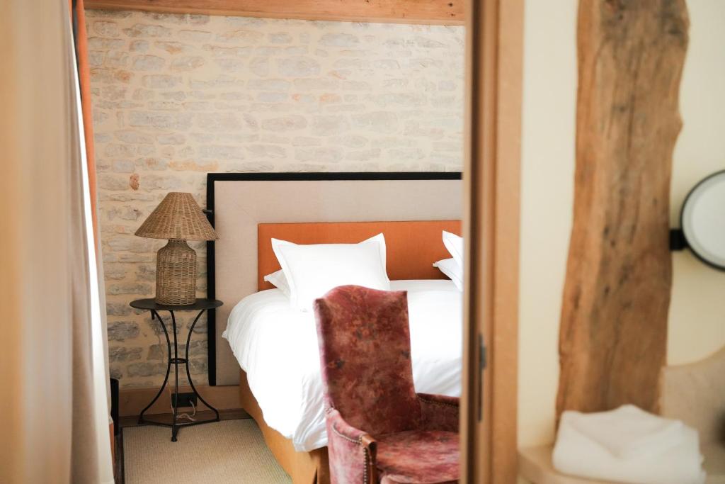 Hostellerie De Levernois - Habitación Doble Con Personajes