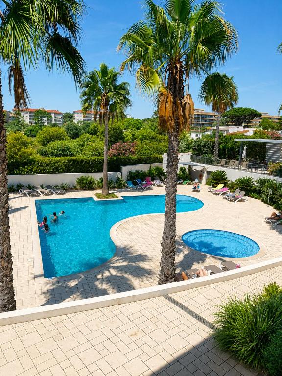 Luxury Beach Apartment in Cavalo Preto Condominium