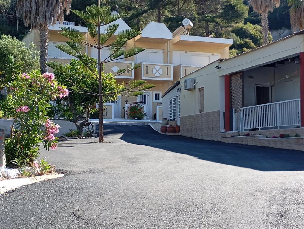 Denise Apartments - Housity