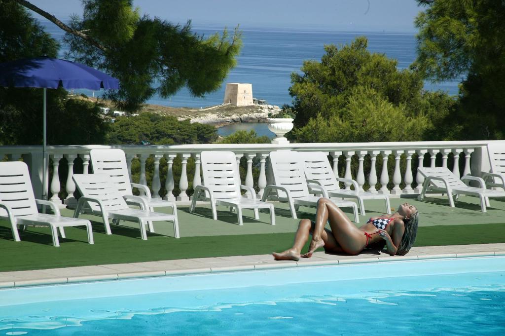 The swimming pool at or close to Residence Emarine