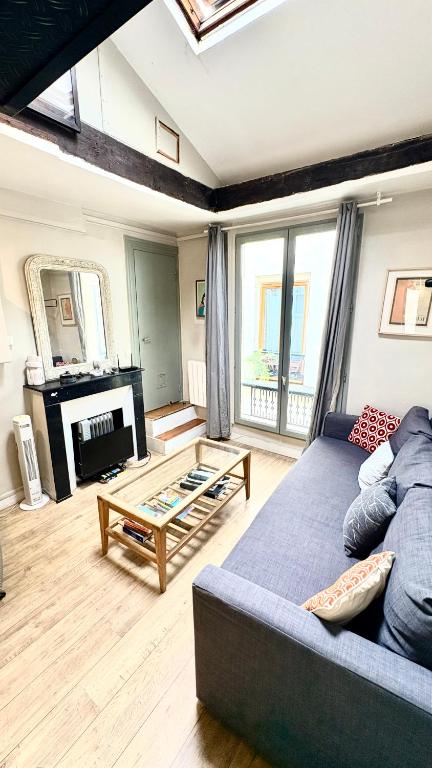 1 br charming 2 storey apt at chic Invalides-Orsay-StGermain