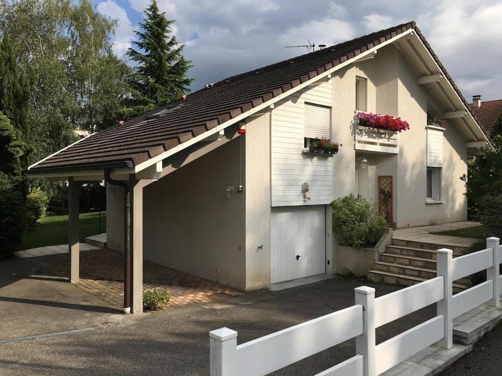 Annecy - maison pour 8 adultes - avec jardin