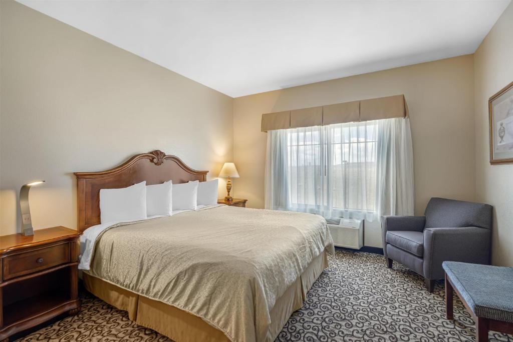 Best Western PLUS Fossil Country Inn & Suites - Housity