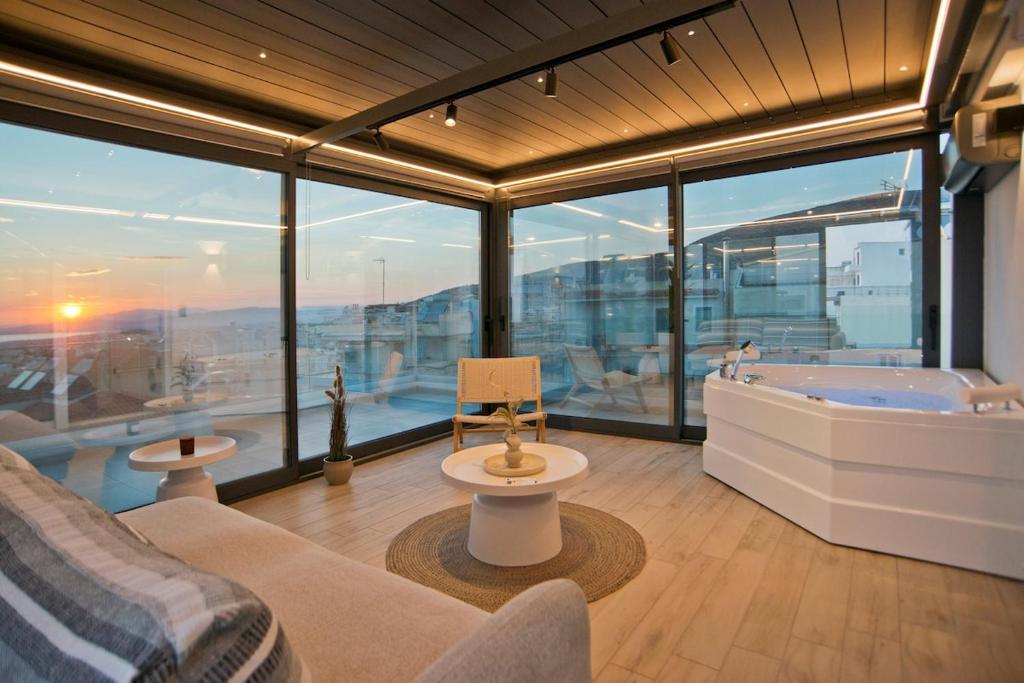 Riviera Sky Loft - Indoor Jet Spa
