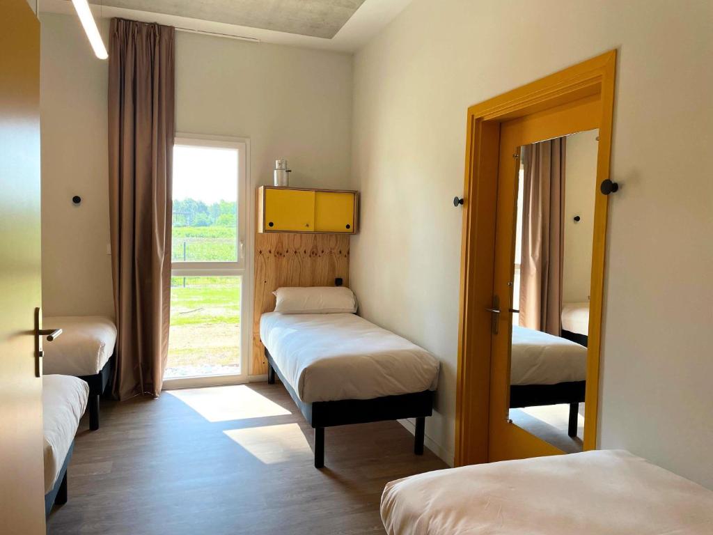 greet hotel Castets Coeur des Landes - Dormitorio Con 4 Camas Individuales