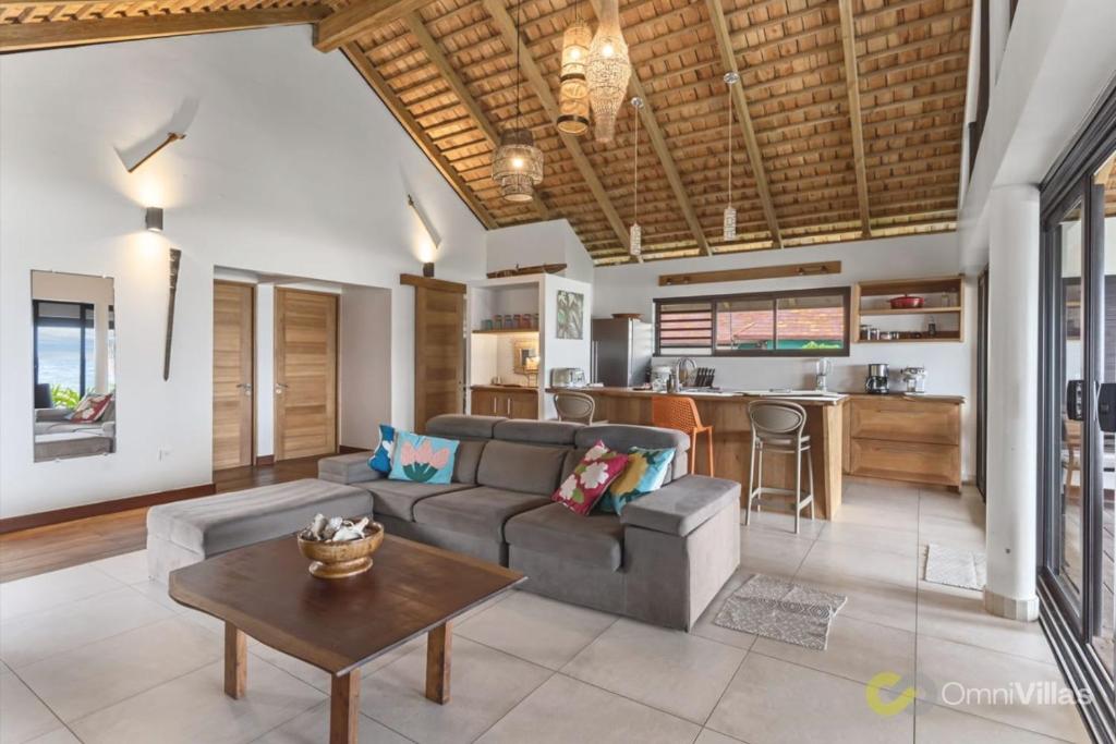 Shoreline Haven: 1BR Bungalow by the Sea in Moorea - photo 2 - Moorea, Polynésie