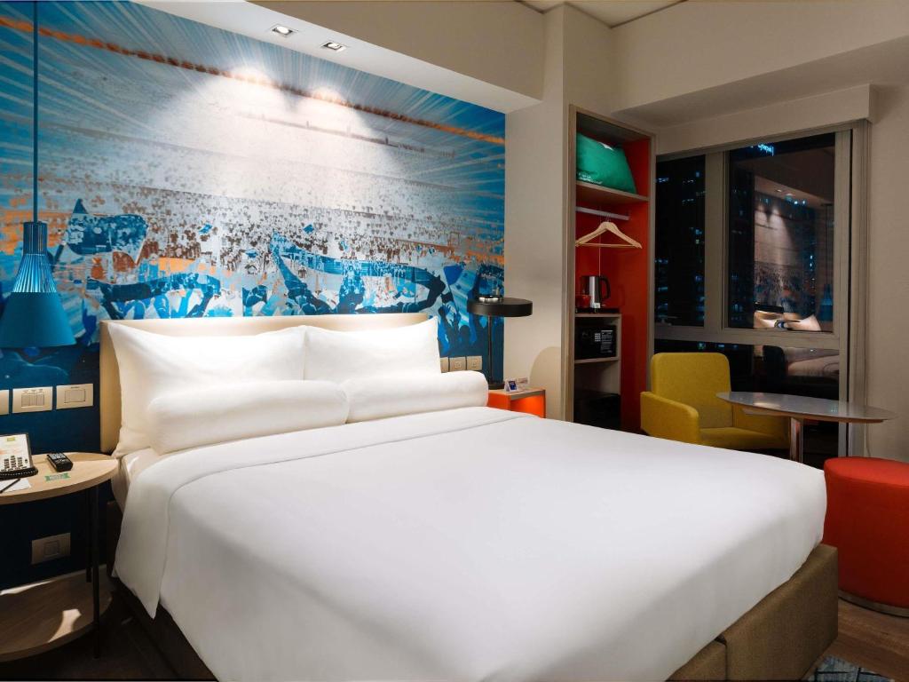ibis Styles Manila Araneta City photo