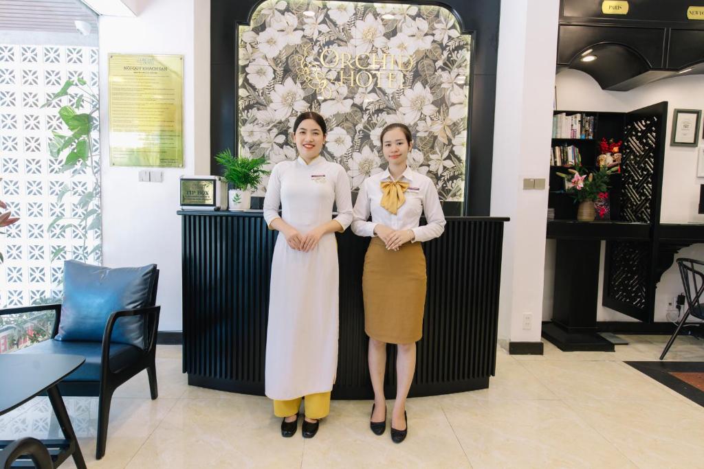 Nhân viên tại Orchid Hotel