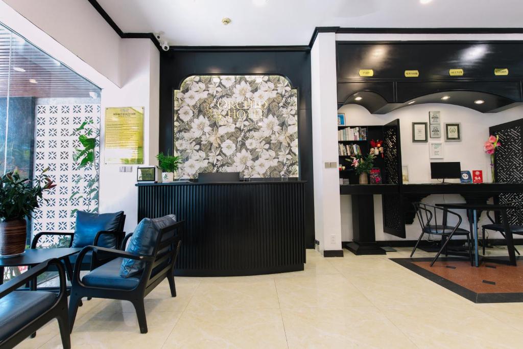 Khu vực ghế ngồi tại Orchid Hotel