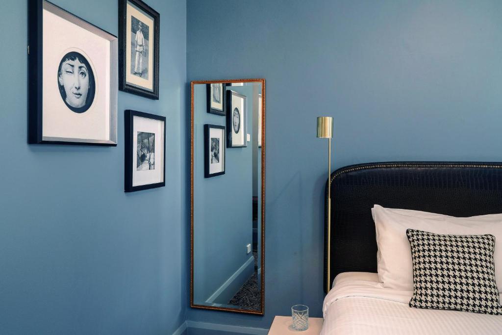 Hotel Emerald photo