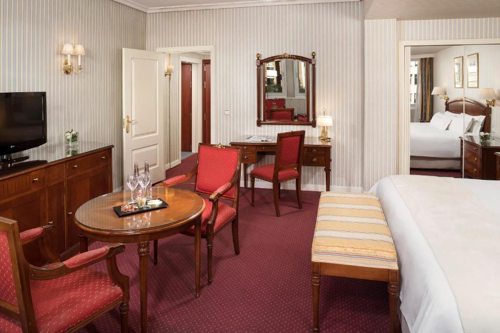 Meliá Castilla photo