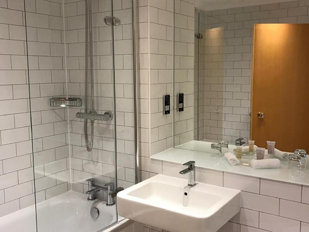 Koupelna v ubytování Loch Fyne Hotel & Spa
