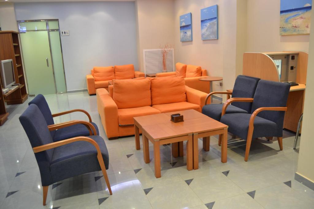 A seating area at Aparthotel Bahía