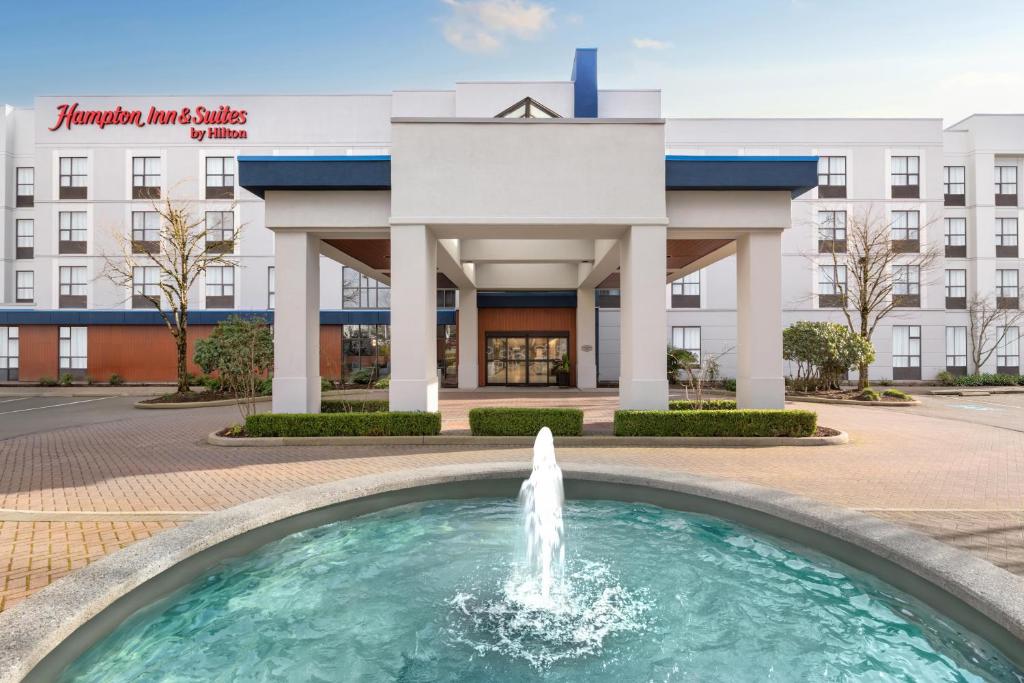 Hampton Inn & Suites by Hilton Langley-Surrey - Housity