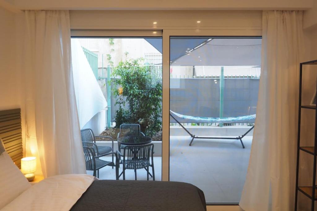 Sithonias Garden Studio 2