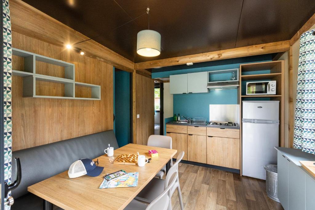 Huttopia Calvados - Normandie - Two-Bedroom Chalet