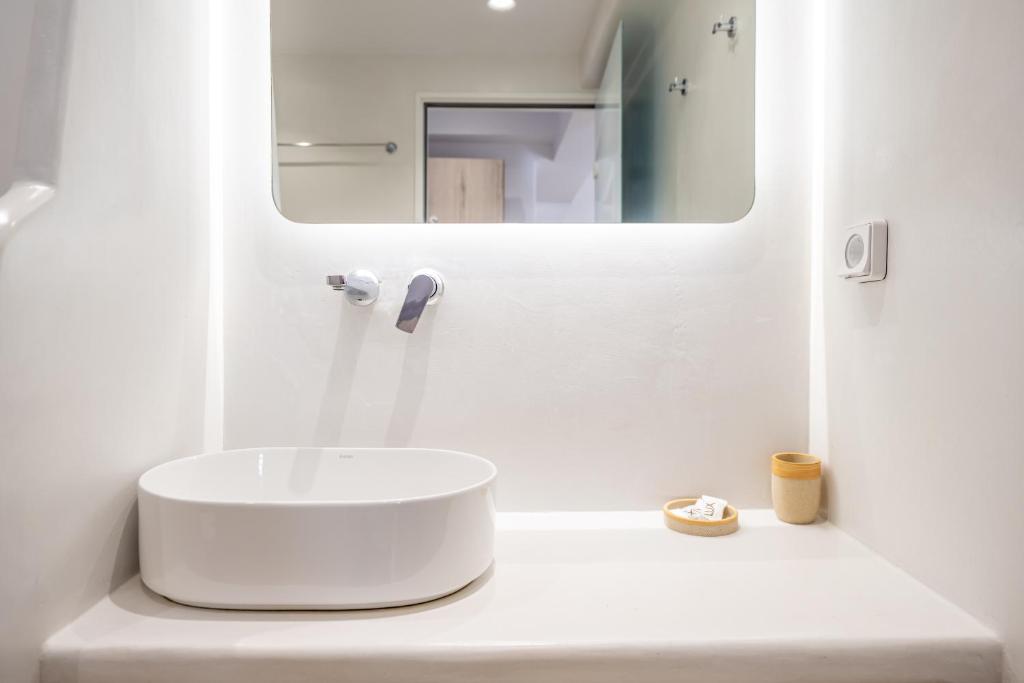 Rena Valetta Studios - 