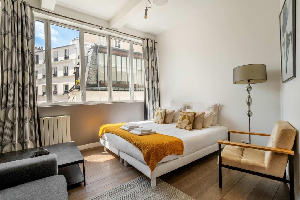 Montmartre Stylish and bright 3BD with terrace