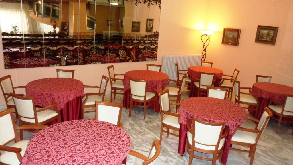 Restaurace v ubytování Hotel Reali