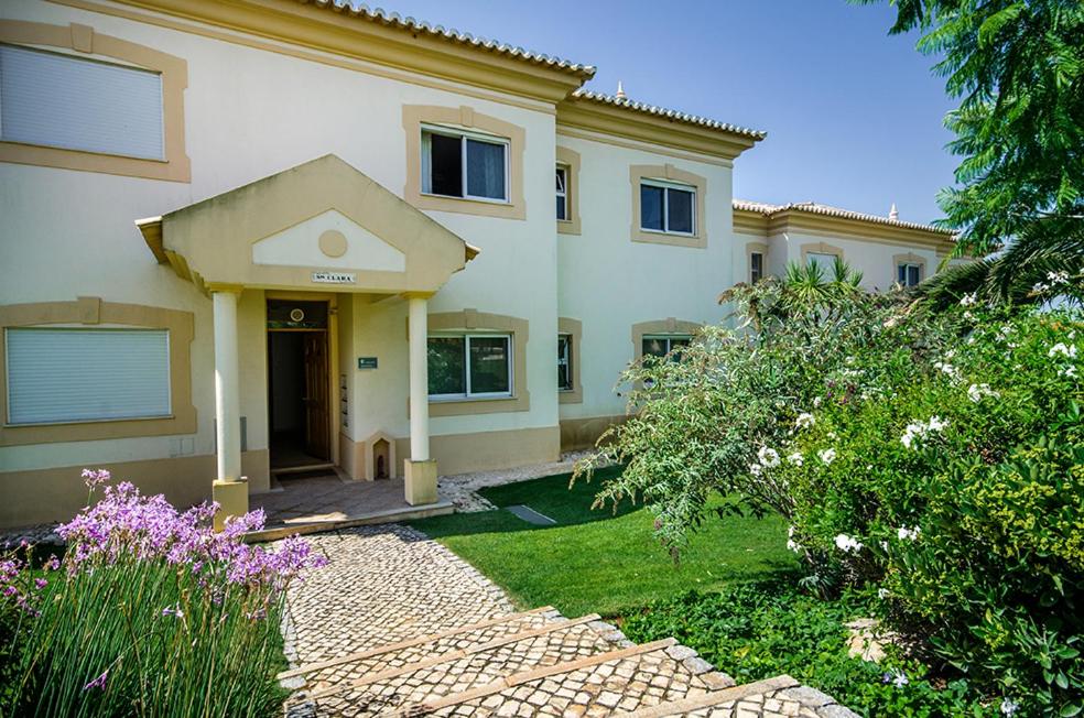 Zahrada ubytování Luz casas- 44 Fairview village Boavista
