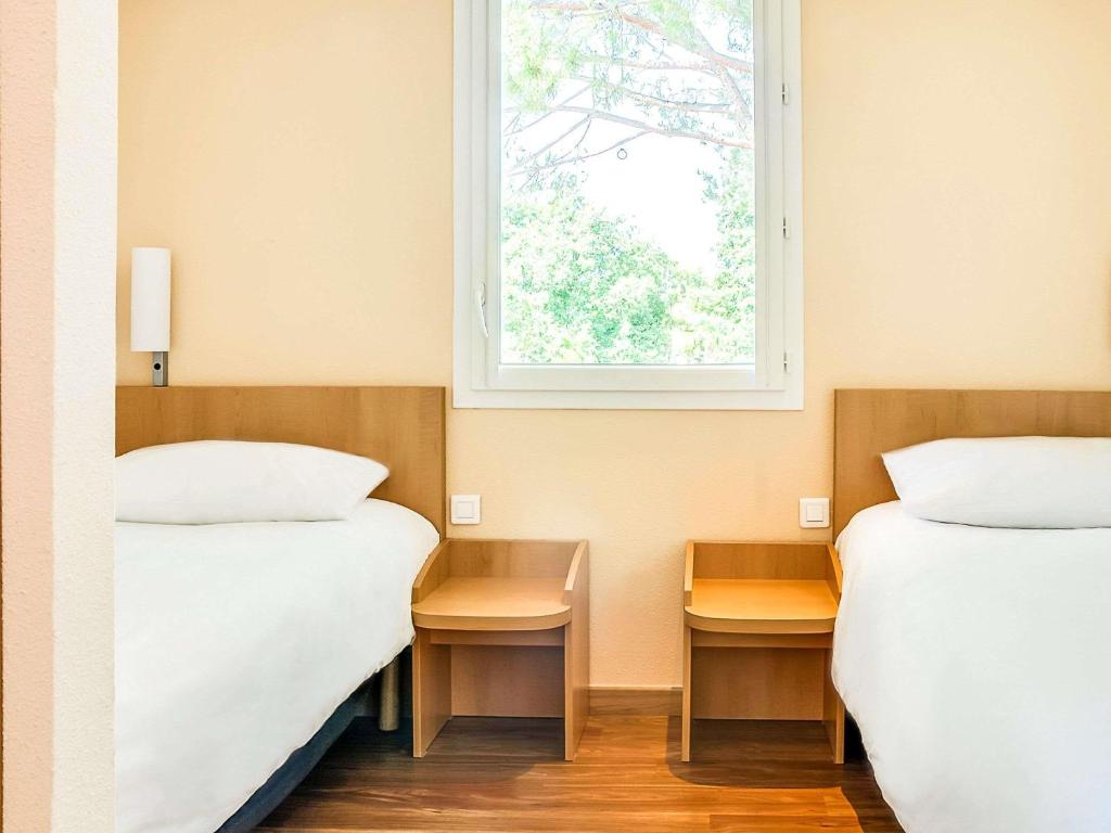ibis Salon de Provence - Standard Room With Double Bed And Twin Beds