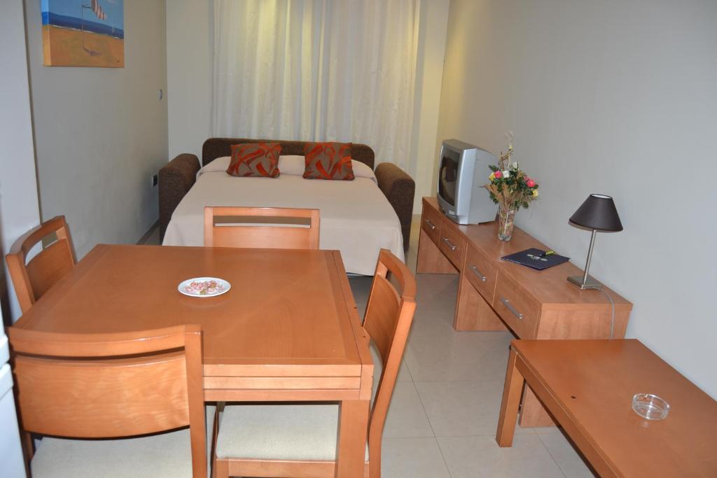 A seating area at Aparthotel Bahía