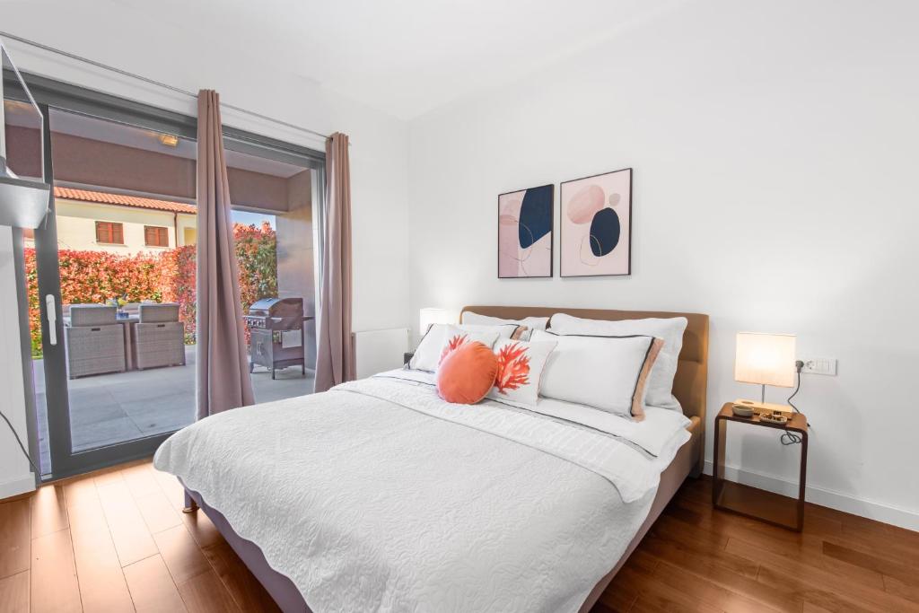 Ground floor apartment with 1 bedroom , big terrace with garden and BBQ