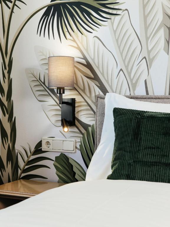 Beachfront · Private Beach Travel Proud Hotel Villa Rainer - Chambre Simple Avec Vue Sur Le Lac