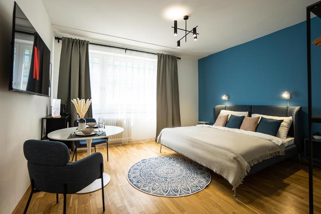 Central Vienna Design Apartment, Steps from Old Town