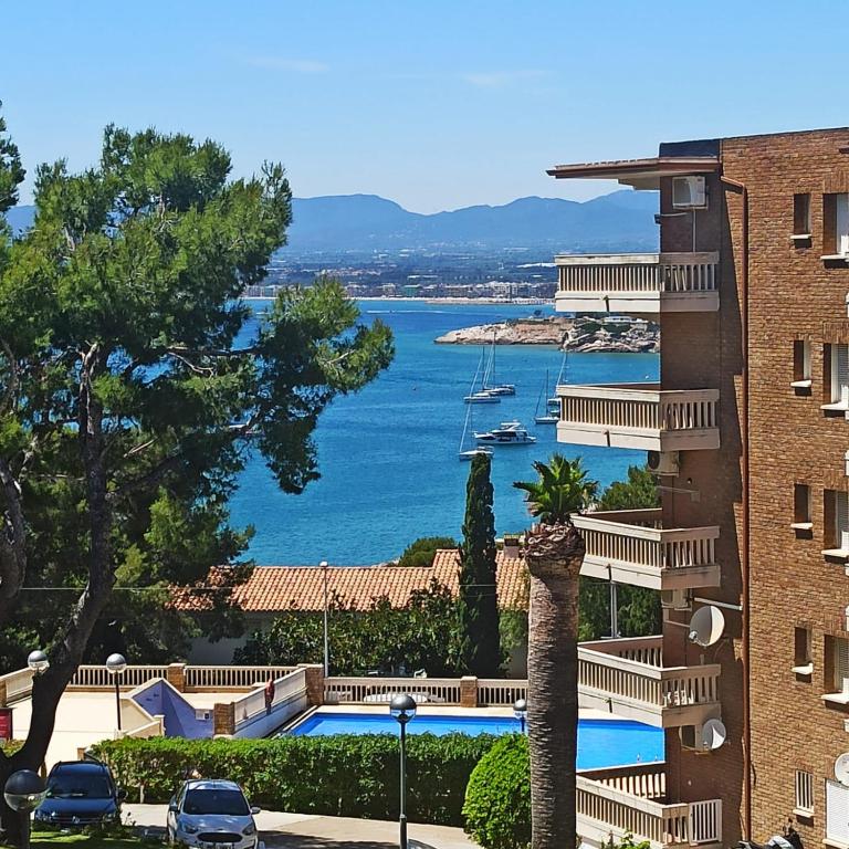 Casa Nua Salou - sea view, swimming pool and parking