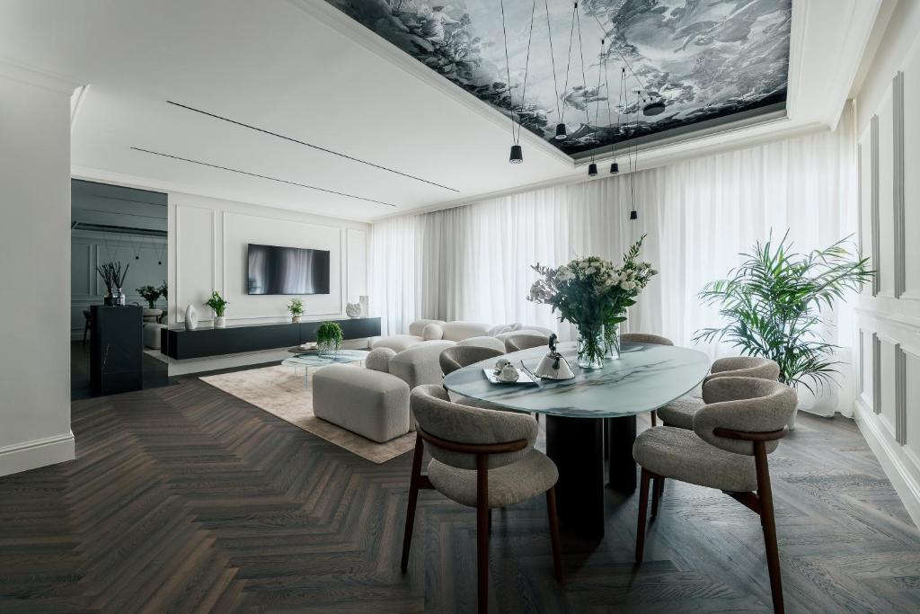 Exclusive Domus Gaudia