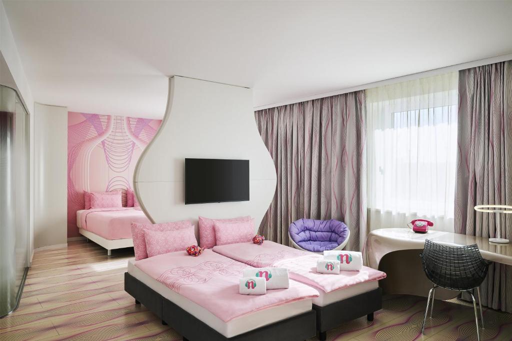 nhow Berlin - Nhow Friends & Family Room With River View
