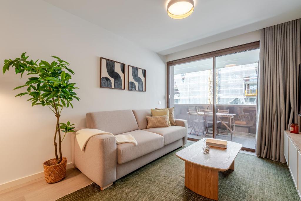 Premium Living with Pool, Balcony, Gym & Garage by HostWise