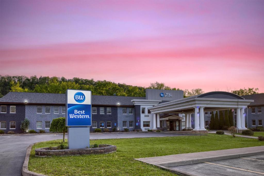 Best Western Owego Inn photo