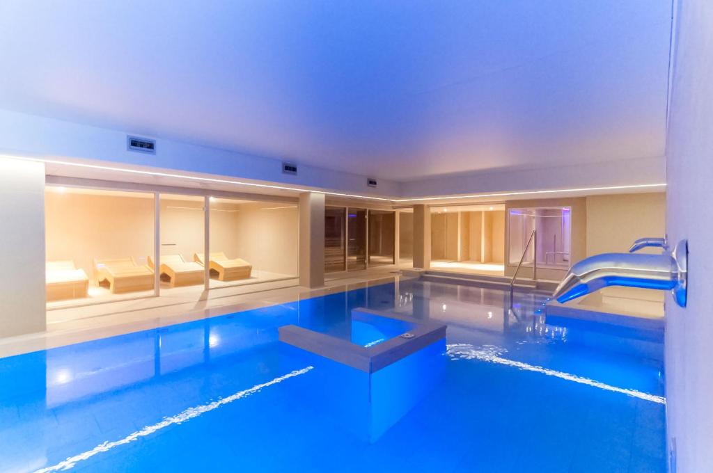 Bazén v ubytování Hotel Sorli Emocions nebo v jeho okolí