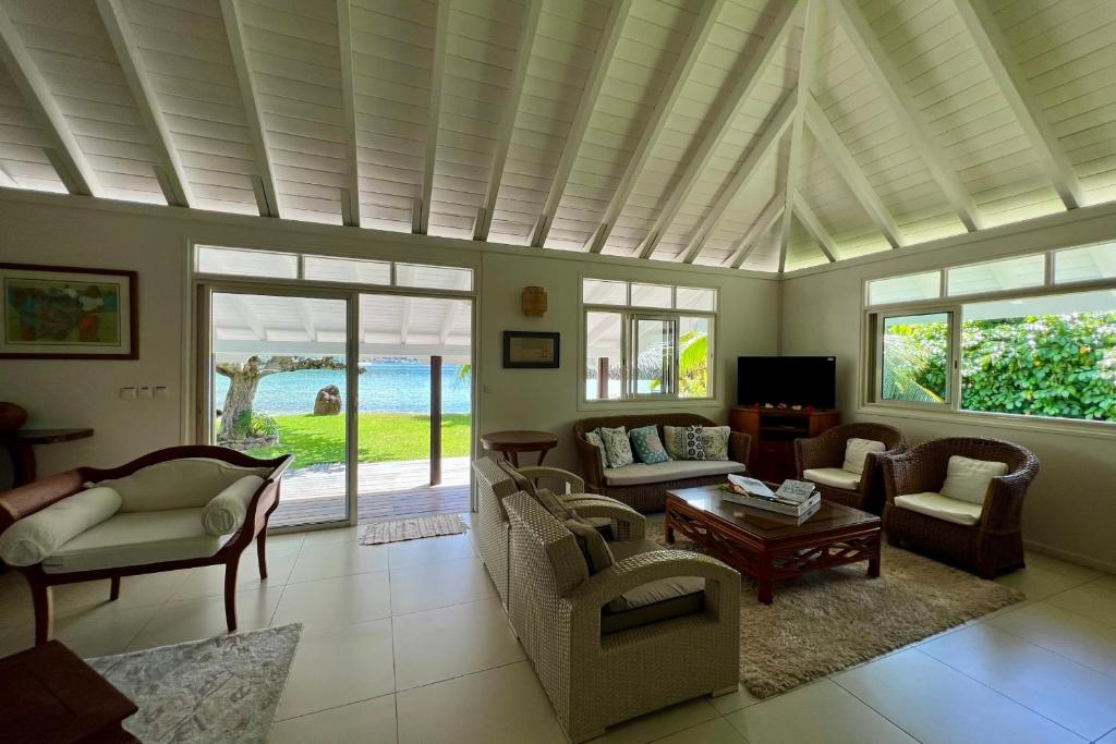 Villa Ohana - 4BR Beachfront Villa - photo 12 - Moorea, Polynésie