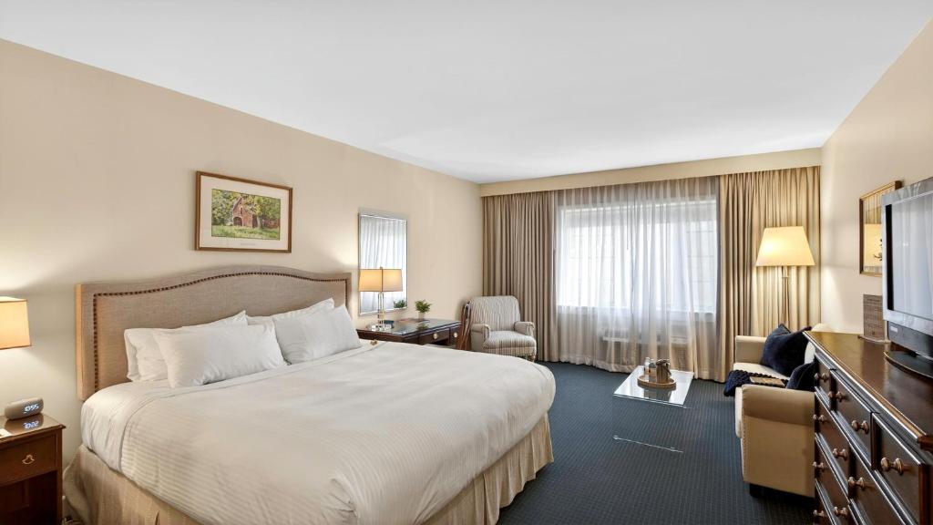 Avon Old Farms Hotel - 