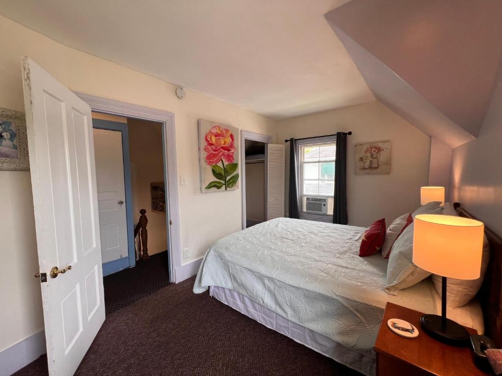 Claddagh Motel & Suites photo