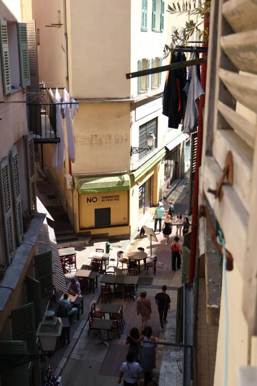 Comfy Studios in Old Town with Mezzanine - Place Garibaldi, Nice
