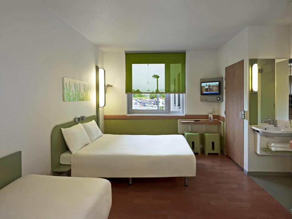 ibis budget Krakow Stare Miasto - Standard Double Room With Extra Bed