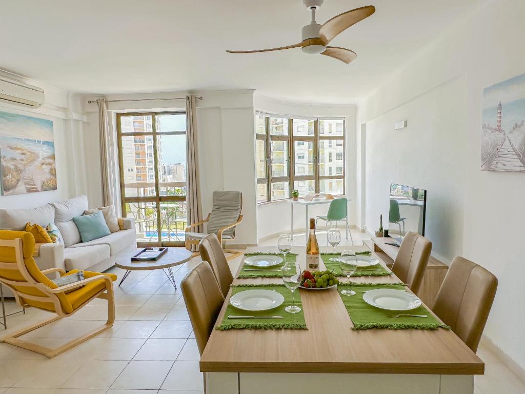BnB Homes vibrant Ocean View terraced apartment with swimming pool 200 m to the beaches