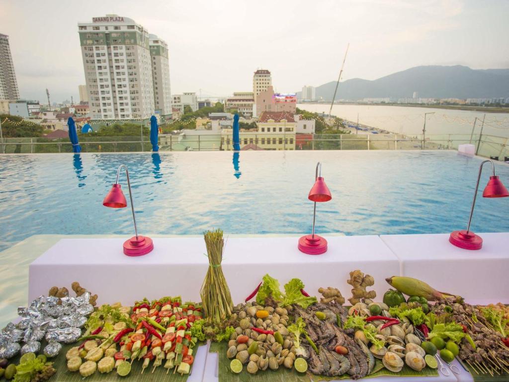 Novotel Danang Premier Han River: pool