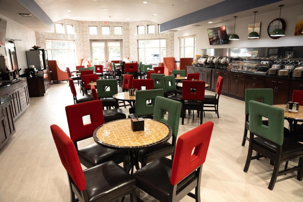 Comfort Suites Airport Tukwila Seattle photo