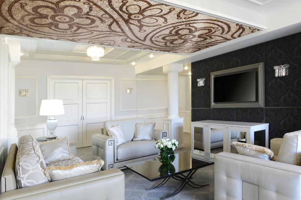 Ambassadori Tbilisi Hotel - 