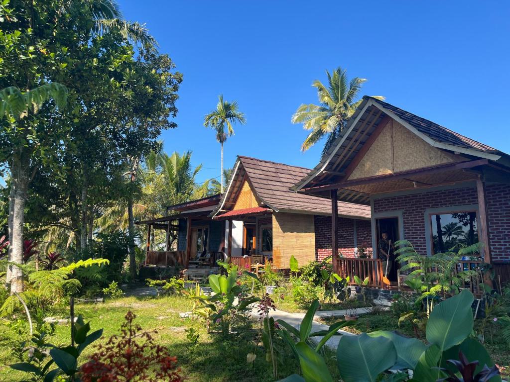 Tetebatu Trekking Homestay