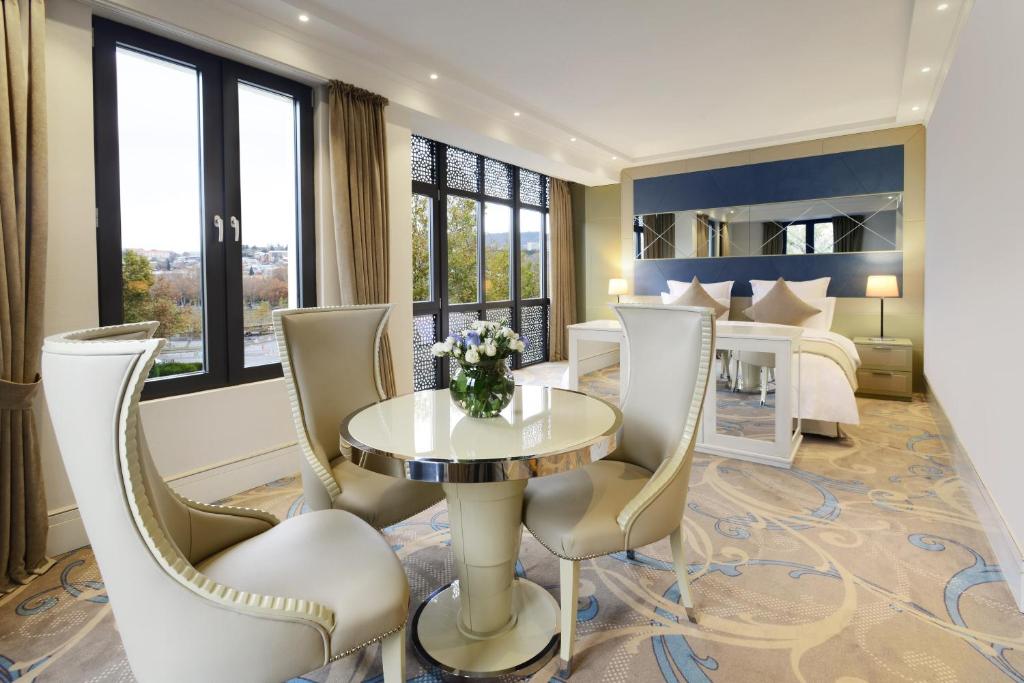 Ambassadori Tbilisi Hotel - 