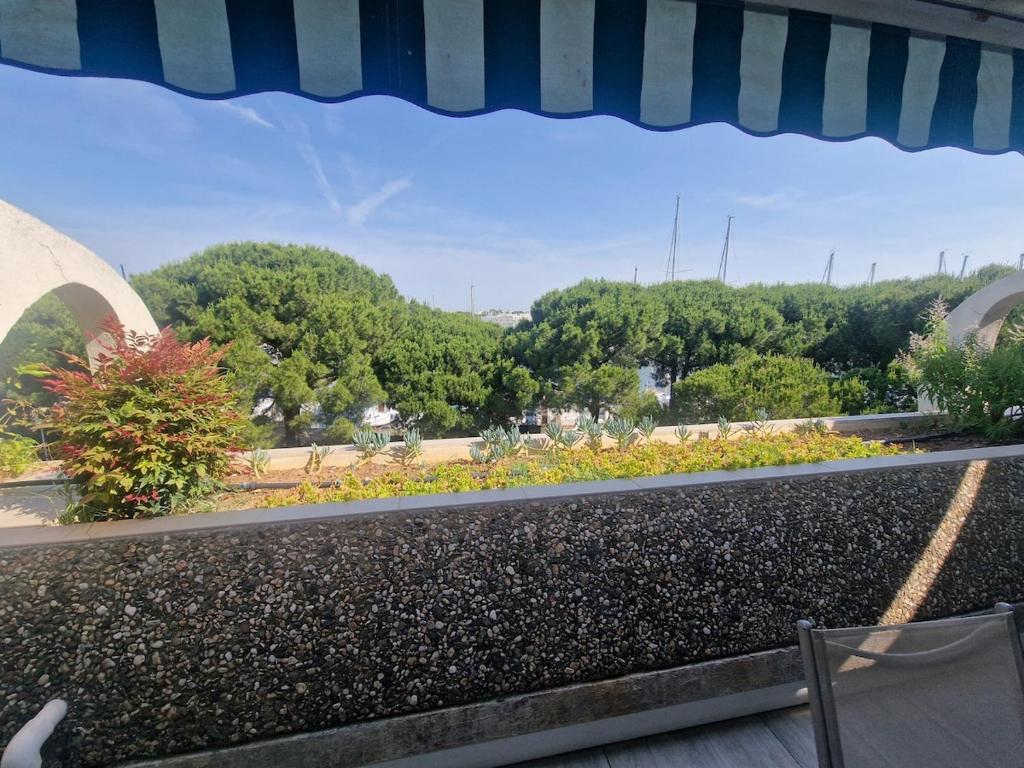 Port Camargue Getaway Parking et Pool
