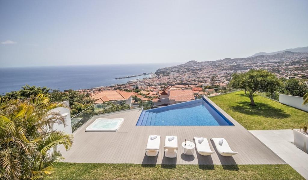 Heated Infinity Pool, Sea View, Jacuzzi, Sauna