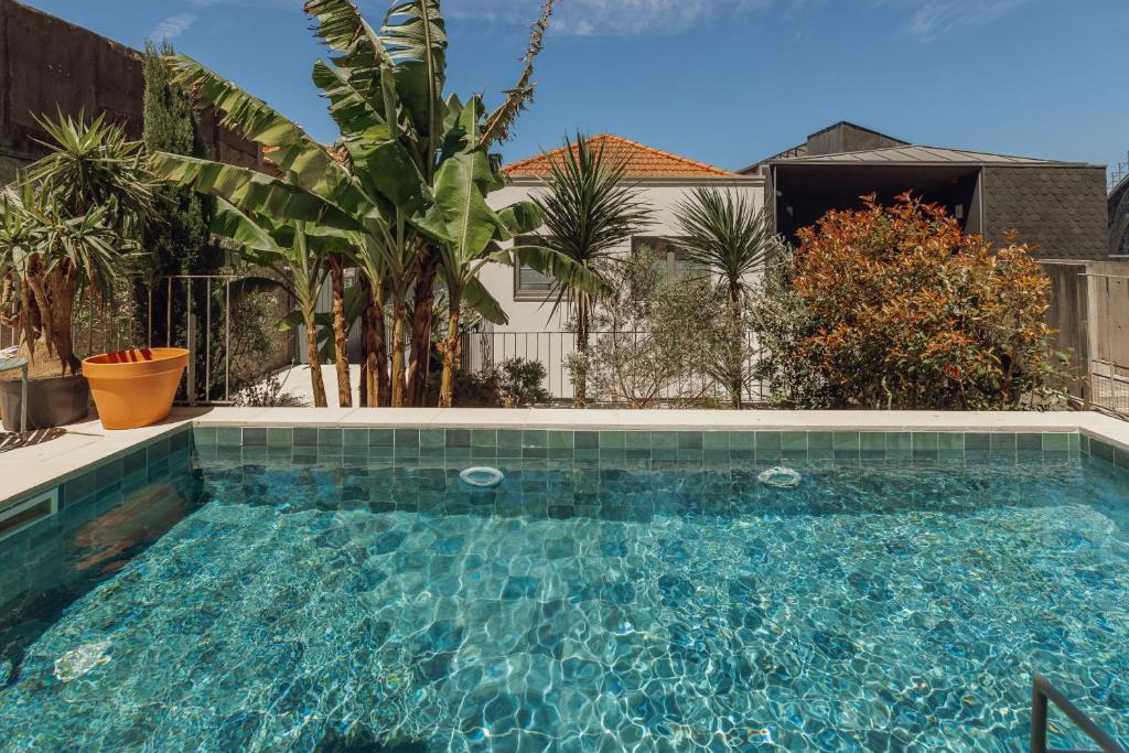 Bridge & Pool Retreat by Vacationy