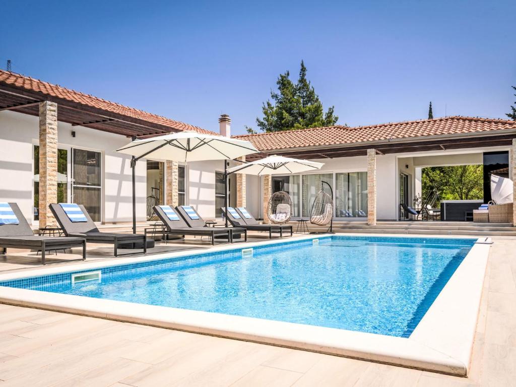 Holiday Home Stella by Interhome